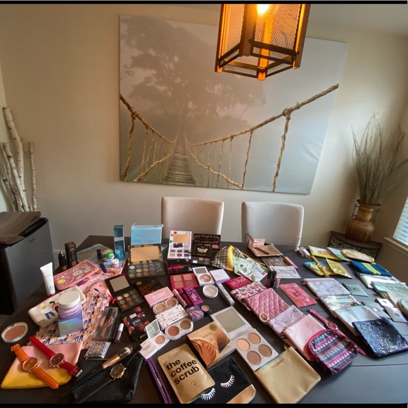 Makeup bundle - Picture 13 of 13